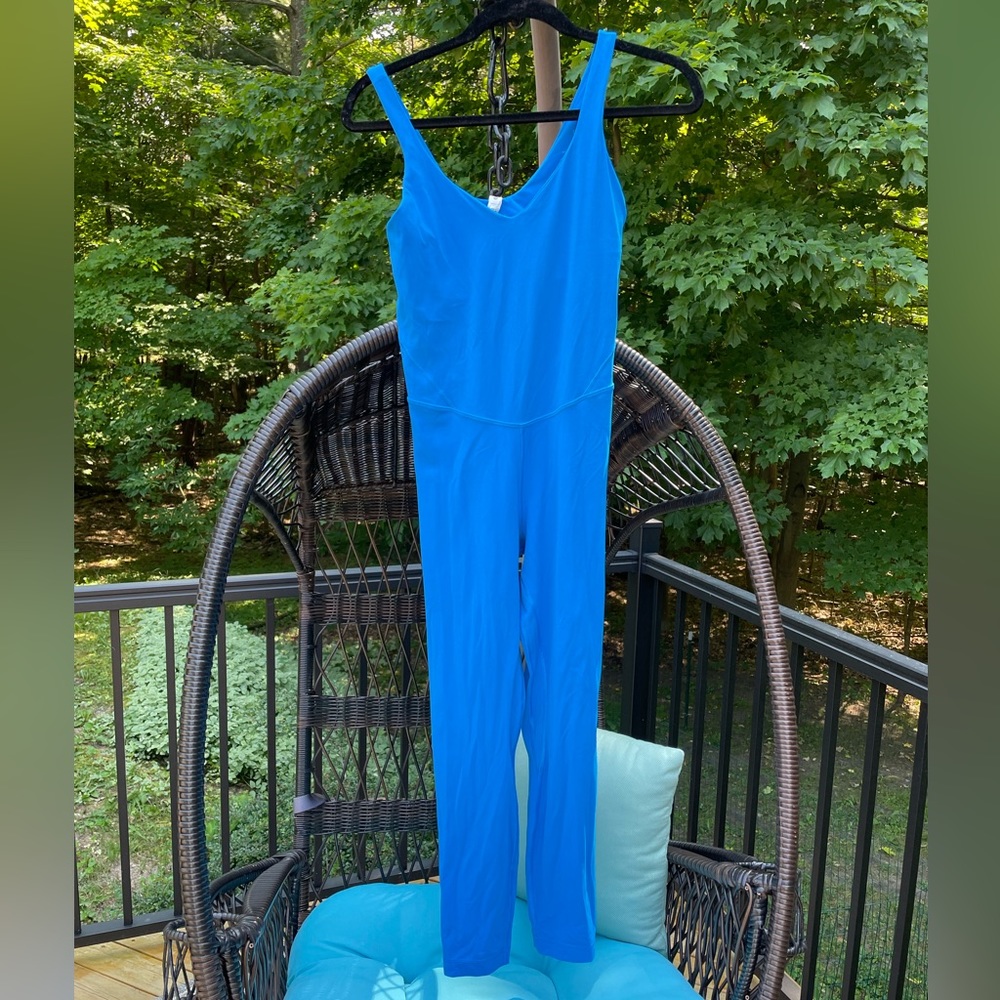 Poolside align bodysuit size 6
